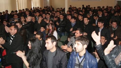 Əli Kərimli  gənclərlə görüşüb