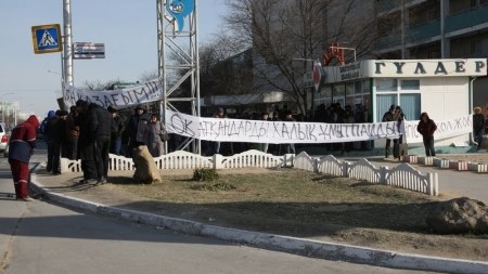 Qazaxstanın Aktau şəhərində aksiyalar yenidən başlanıb (FOTO)