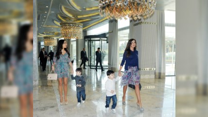 İlham Əliyevin nəvələri otel açılışında - FOTOLAR