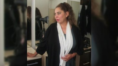 Əməkdar artistin evini başına uçururlar - Reportaj