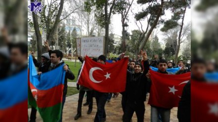 Polis İctimai Palatanın aksiyasını dağıtdı - FOTOLAR