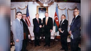 Eldar Namazovun “Karyera"sı”: “Sevgi şeirləri də yazıram"