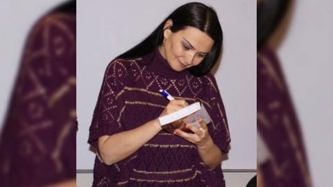 Qənirə Paşayeva «Onun sevgi məktubları»na yeni təqdimat keçirib - FOTOLAR