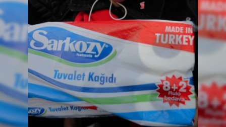 Sarkozi adına tualet kağızı - FOTO
