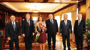 Bahar Muradovaya Məclisin Fəxri medalı verilib - FOTO