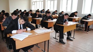 Dövlət qulluğuna qəbulda qalmaqal