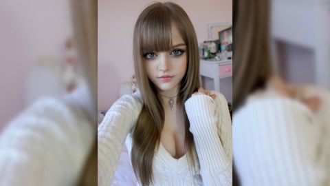 Canlı “Barbi kukla” rekord qırır - FOTO+VİDEO