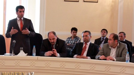 Jurnalistlər Türkiyənin deputatına mükafat verib