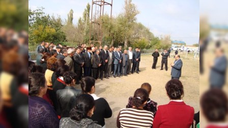 Deputat seçicilərə söz verdi - FOTO