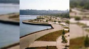 Bulvarda saqqız çeynəyənləri, tum çırtlayanları, it gəzdirənləri başa salırlar - FOTOLAR