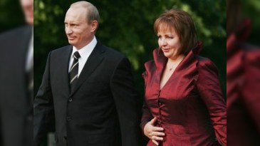 Şok: Putinin 54 yaşlı arvadı hamilədir
