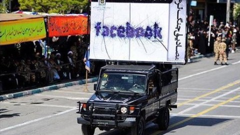 “Facebook” rəsmən düşmən elan edildi