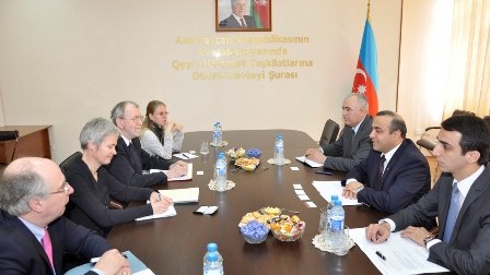 Azay Quliyev Venesiya Komissiyasının üzvlərilə müzakirələr aparıb