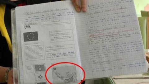 Fransada yalançı soyqırımı dərsliyə salındı - FOTO