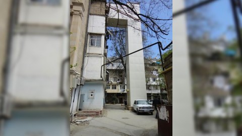 Ölmədik, bunu da gördük- Ümumi binada özəl lift - FOTOLAR