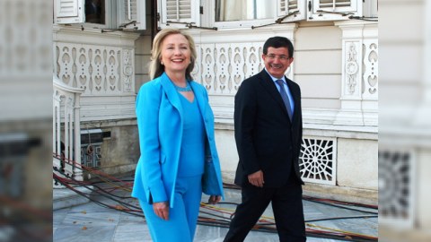 Hillari Klinton: “Ürəyim necə istəyir, elə edirəm”