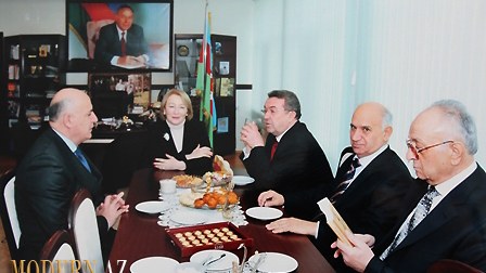 Rektor-deputat: "Müəllimlərin hamısına dövlət qulluqçusu statusu verilməməlidir"