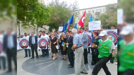 Bakıda İran səfirliyi qarşısında piket keçirildi