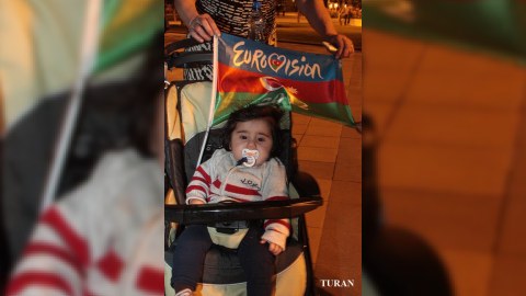 Ramil Səfərovun bayrağa görə ömürlük həbsi və Bakıdakı sayğısızlıq - FOTOLAR