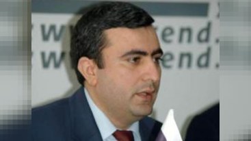 Tanınmış jurnalisti hər iki işindən çıxarıblar