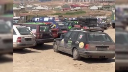 Almanların Bakıda köçkünlərə qoyub getdiklərin 240 maşın tapıldı