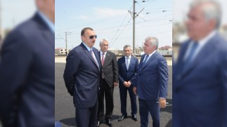 İlham Əliyev yeni  yolda sükan arxasına özü keçib - FOTOLAR