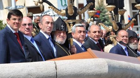 Rusiyalı deputatlar Xankəndinə “seçkiləri” müşahidə etməyə gəlib