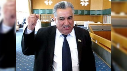AZAL Əhəd Abıyevin adını “Arzuolunmaz sərnişinlər” siyahısından çıxarıb 