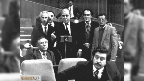 Bir şəklin tarixcəsi - Milli Məclisdə susmaq qızılmış (?!) 