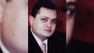 Sabiq deputata ağır itki üz verib