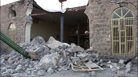Güney Azərbaycandakı zəlzələnin FOTOLARI