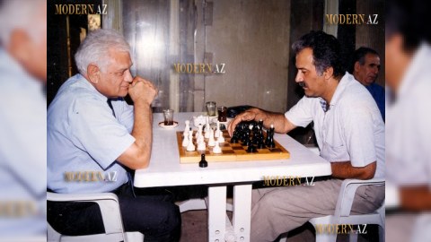 Bir şəklin tarixçəsi - Bu oyunda kim uduzdu, kim uddu... 