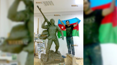 Mübariz İbrahimova heykəl qoyulacaq yerdə təmir işləri getməlidir- HEYKƏLTƏRAŞ