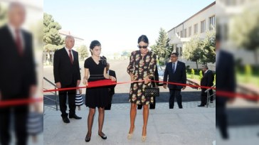 Mehriban Əliyeva internat məktəbin açılışında iştirak edib - FOTO