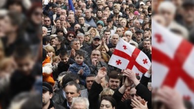 Gürcüstanda Saakaşvili əleyhinə izdihamlı mitinq - FOTO