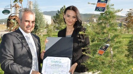 Qənirə Paşayeva təltif edilib