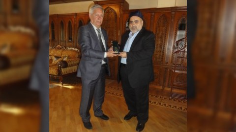 Allahşükür Paşazadəyə medal verildi - FOTO
