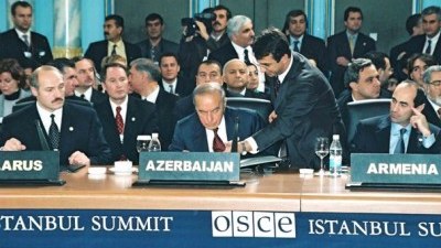 Qarabağla bağlı “sülh sazişini” gülləbaran edən jurnalist ağlını itirib