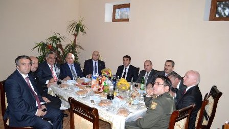 Əhəd Abıyev YAP-a “Jeep” maşını bağışladı - FOTOLAR