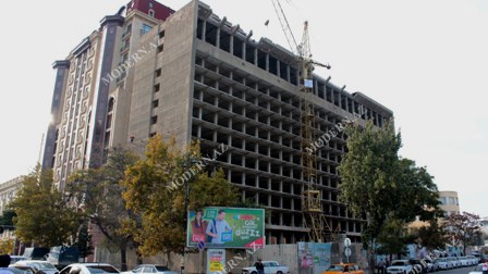 “Bakı” mehmanxanasını sökməyə başladılar - FOTOLAR