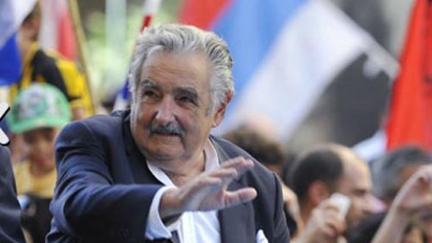 O, dünyanın ən kasıb prezidentidir - FOTOLAR