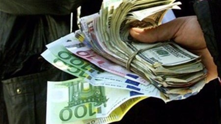 Hər nazirin bir bankı var: Problem say çoxluğundadır, rəqabət yoxluğunda? - ARAŞDIRMA
