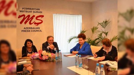 «Yüz türk qadını» 