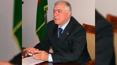 Parlament jurnalistləri deputat Əliağa Hüseynovu belə xarakterizə etdilər - CAVABLAR 
