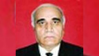 Sabiq rektor yol qəzasına düşüb
