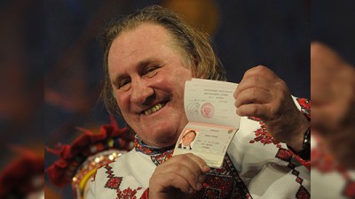 Məşhur fransız aktyoru Putindən pasport aldı