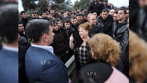 Kəbirə Məmmədova etirazçıları hədələdi –FOTOLAR