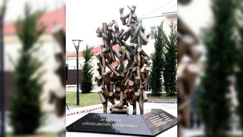 Bakıda yeni abidə - “Güllə yağışı” - FOTO