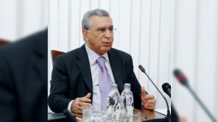 Ramiz Mehdiyev korrupsiyadan və müəllimlərin maaşından danışdı