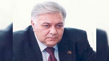 Spikerdən deputatlara çağırış: “Bunları başlı-başına buraxmaq olmaz” 
